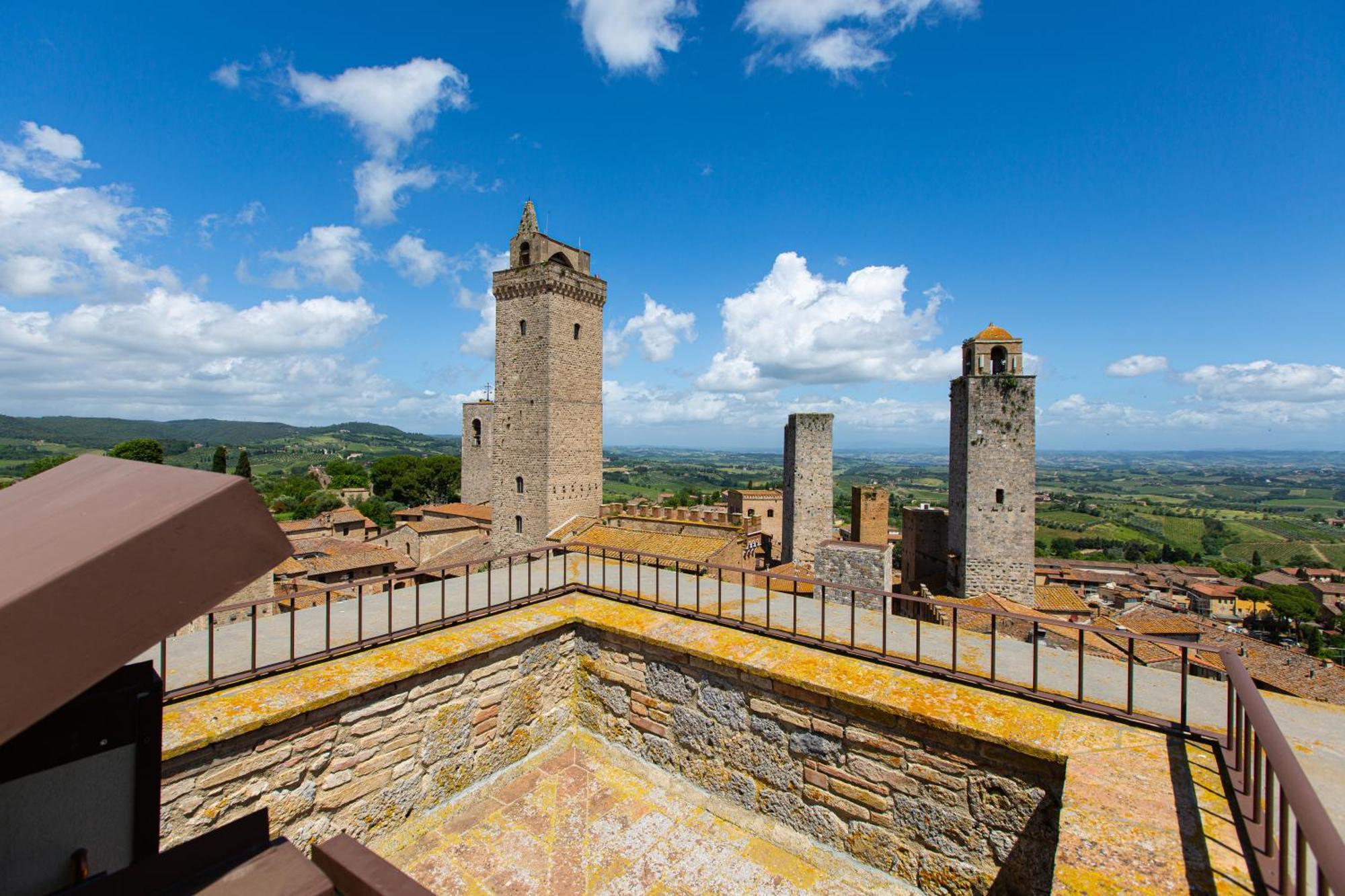 The Artists' Tower - Amazing View From The Tower Διαμέρισμα Σαν Τζιμινιάνο Εξωτερικό φωτογραφία