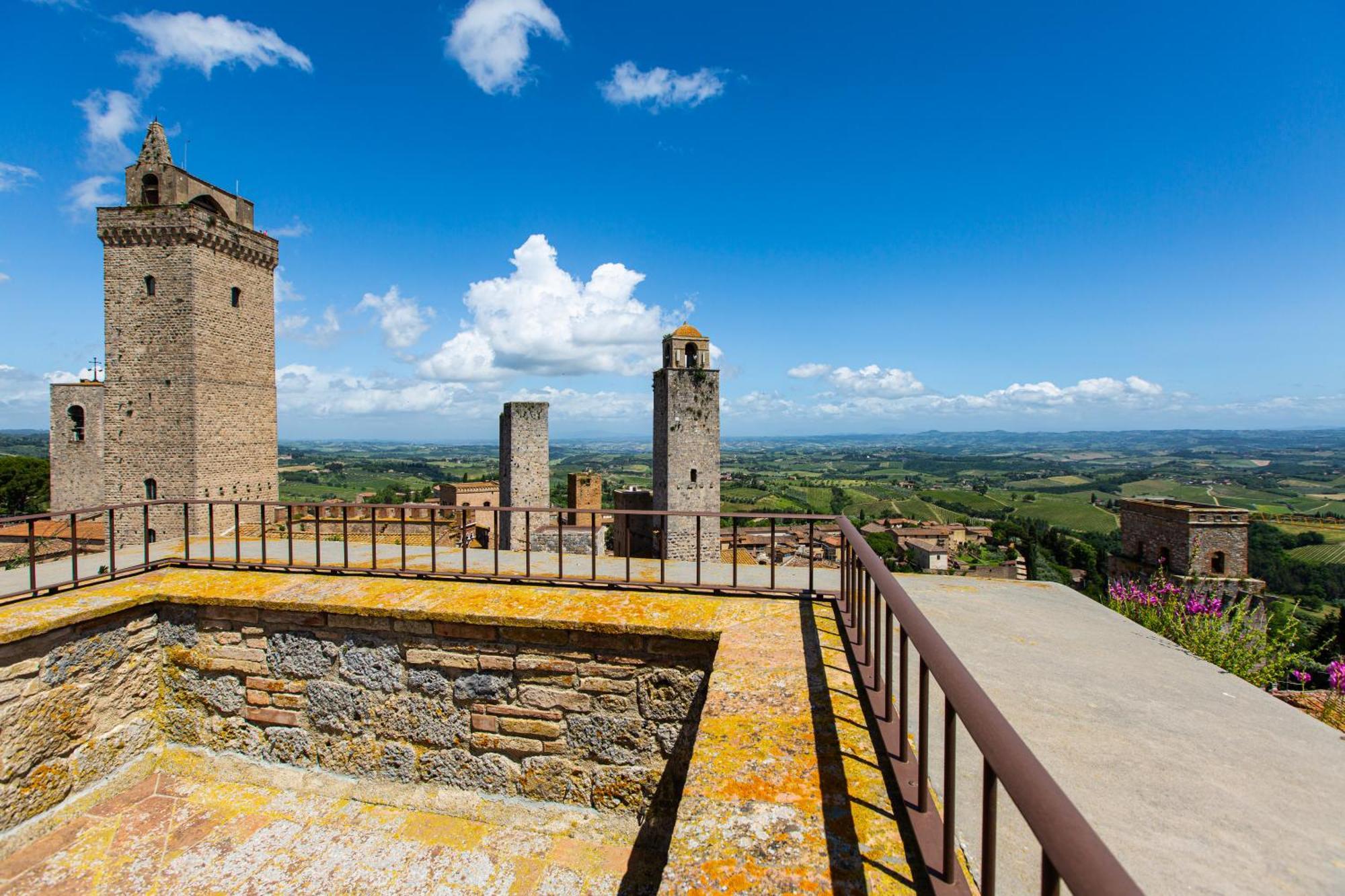The Artists' Tower - Amazing View From The Tower Διαμέρισμα Σαν Τζιμινιάνο Εξωτερικό φωτογραφία