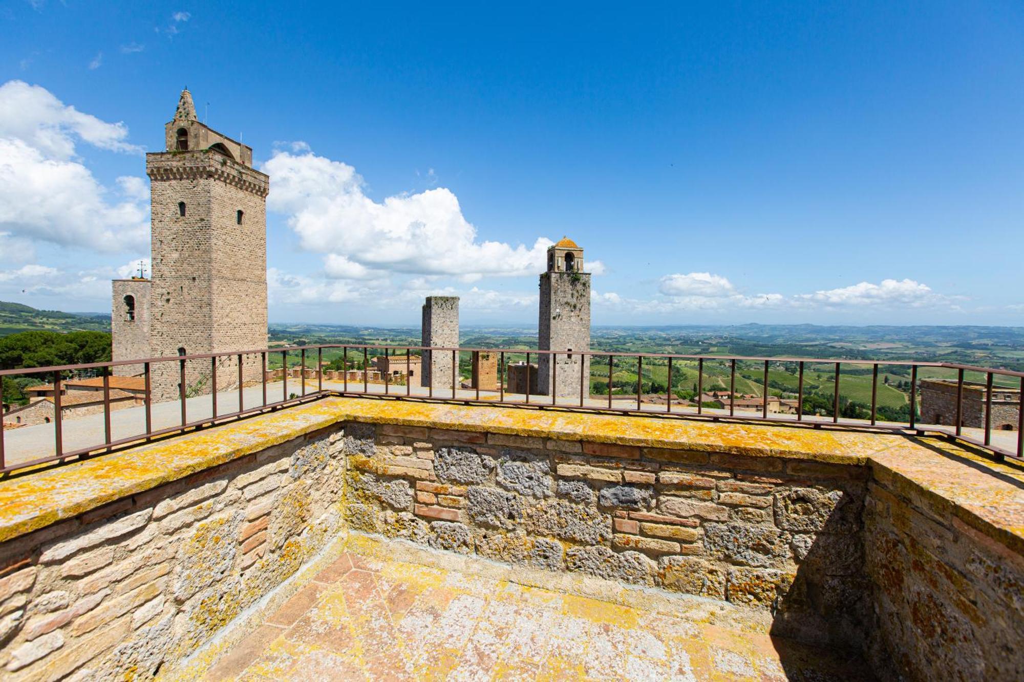The Artists' Tower - Amazing View From The Tower Διαμέρισμα Σαν Τζιμινιάνο Εξωτερικό φωτογραφία